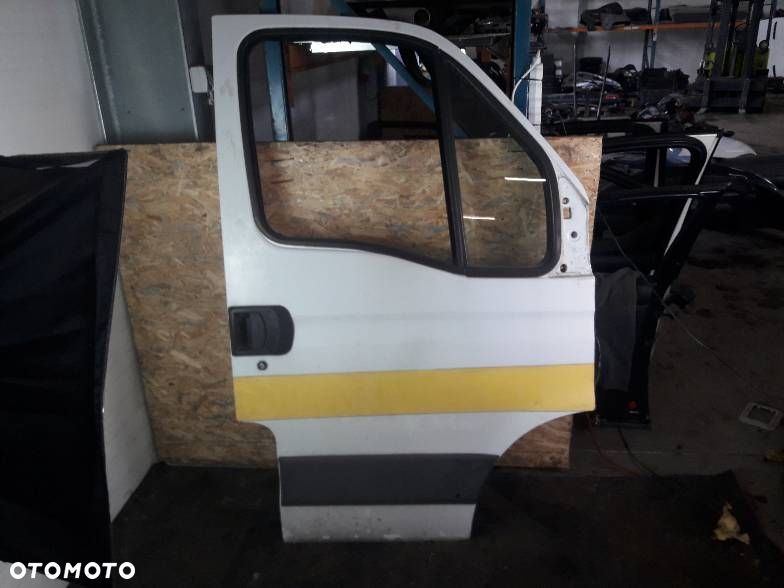 DRZWI KOMPLETNE PRAWY PRZÓD IVECO DAILY III - 1