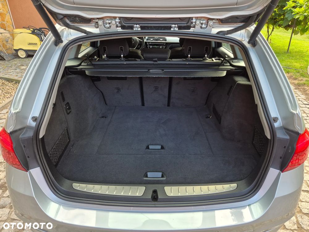 BMW Seria 3 318d Sport Line - 30