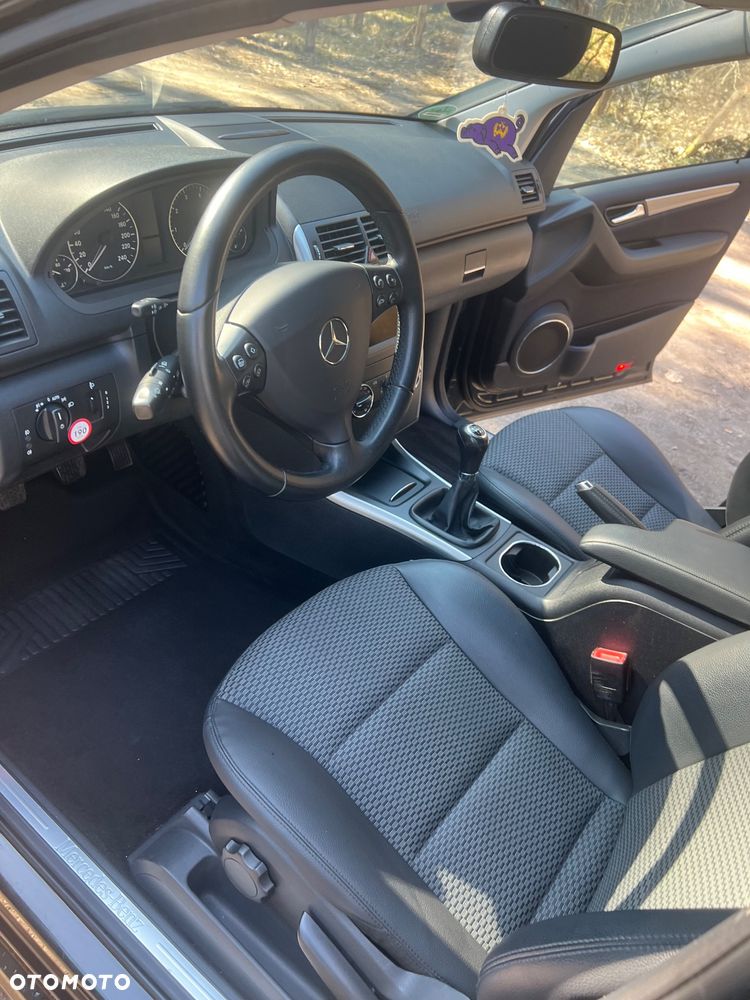 Mercedes-Benz Klasa A 180 BlueEFFICIENCY Avantgarde - 29