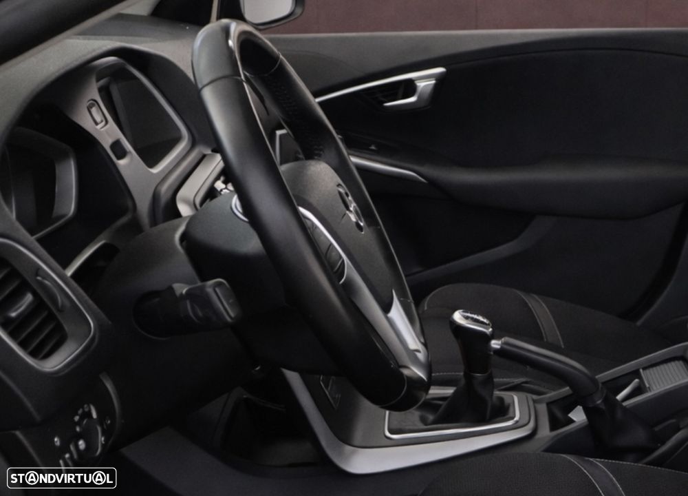 Volvo V40 2.0 D3 Momentum - 8