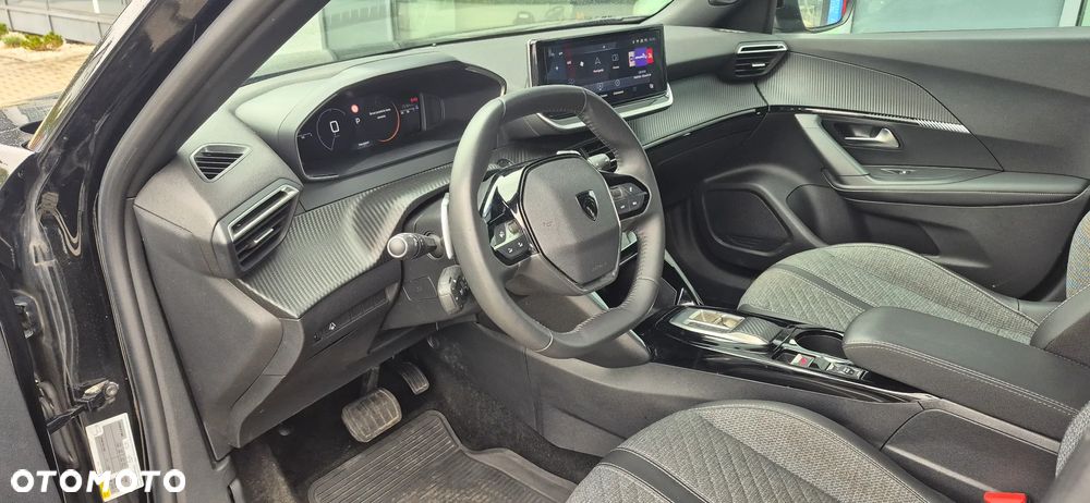 Peugeot 2008 PureTech 130 Allure S&S EAT8 - 17