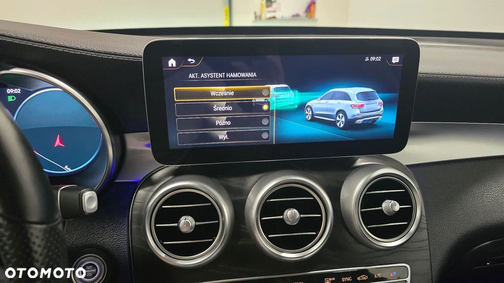 Mercedes-Benz GLC 300 d 4Matic 9G-TRONIC AMG Line Plus - 30