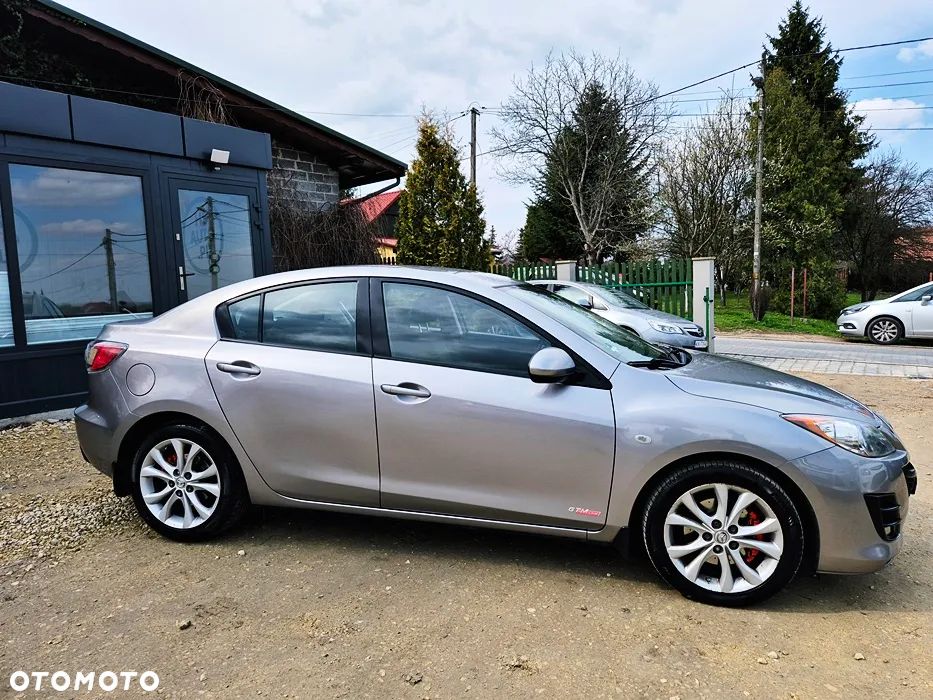 Mazda 3 2.0 Exclusive + - 11