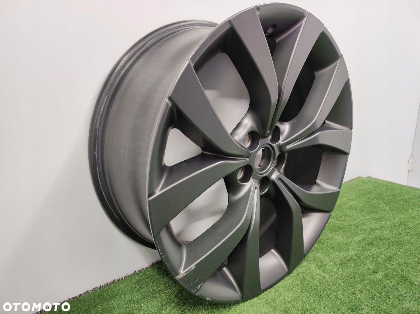 FELGA RANGE ROVER EVOQUE 8x20 ET40 K8D2-AA - 6