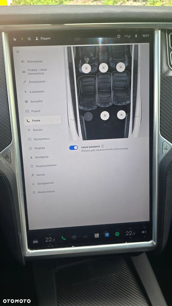 Tesla Model X - 35