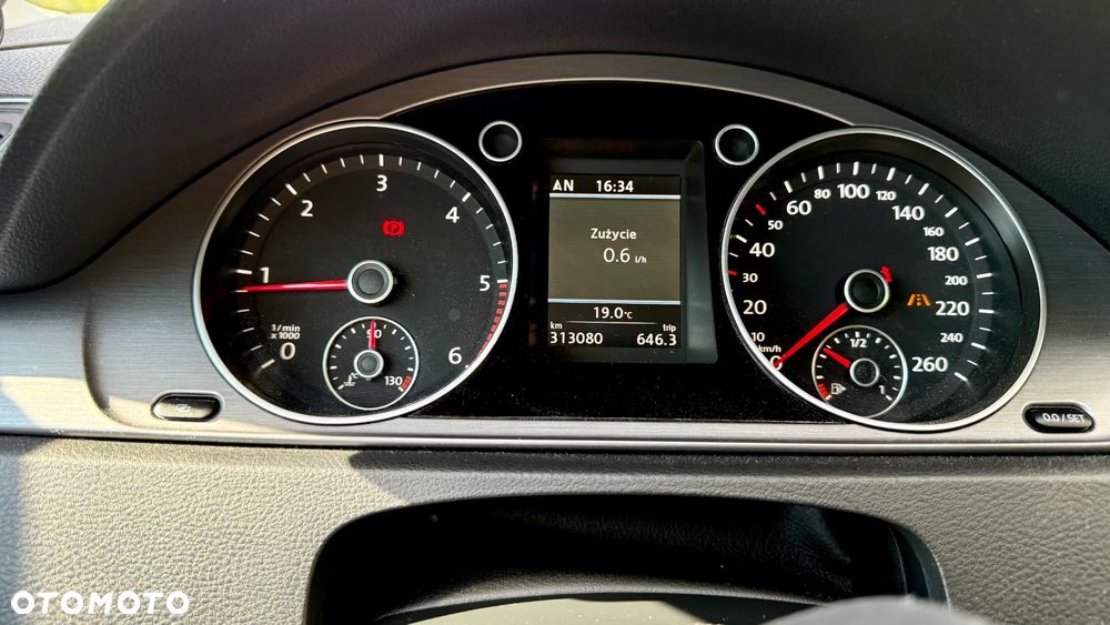Volkswagen Passat 2.0 TDI 4Mot Comfortline - 10