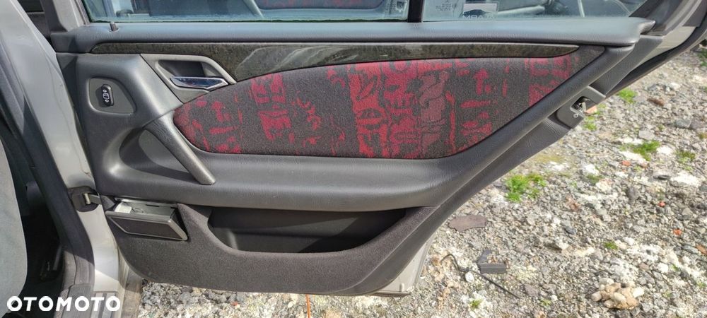 ŁADNE NIE ZNISZCZONE FOTEL FOTELE KANAPA BOCZKI MERCEDES W210 KOMBI KOMPLET - 9