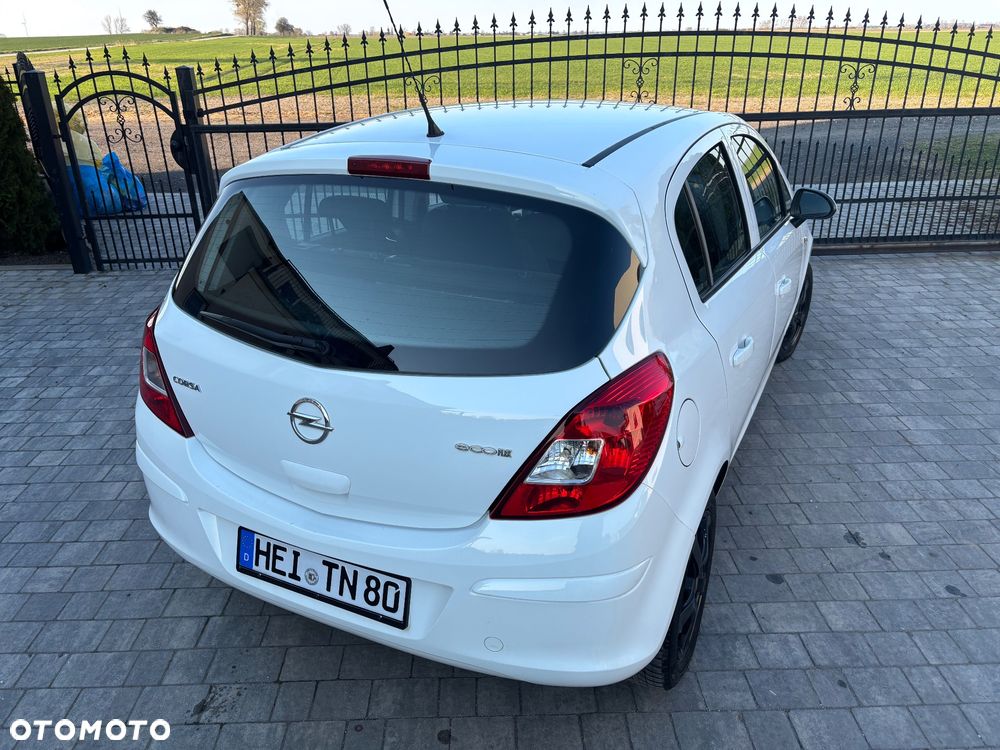 Opel Corsa 1.2 16V Essentia - 9