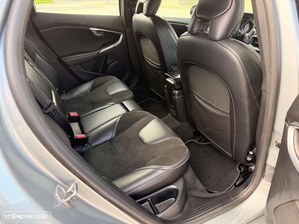 Volvo V40 1.6 D2 R-Design - 32