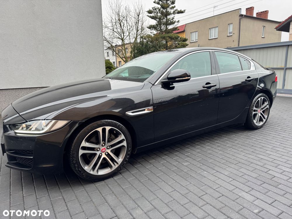 Jaguar XE 2.0 D Prestige - 2