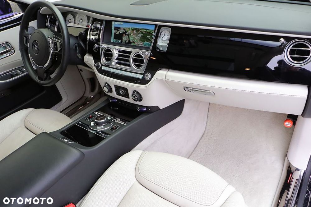 Rolls-Royce Ghost Standard - 8