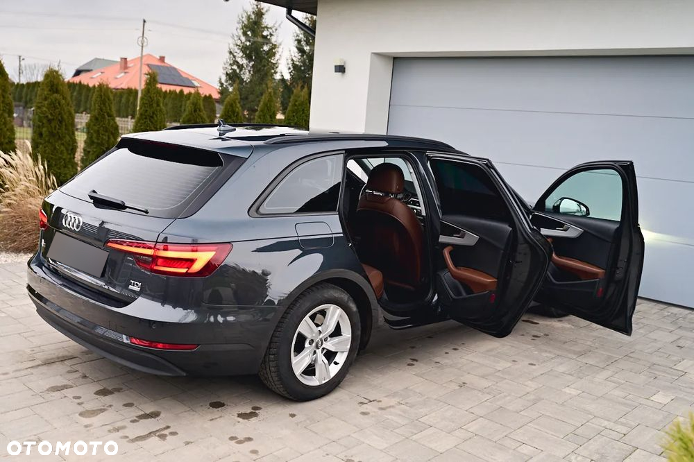 Audi A4 2.0 TDI Design S tronic - 22