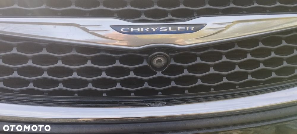 Chrysler Pacifica - 32