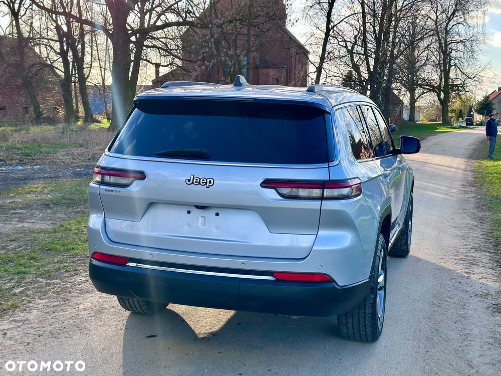 Jeep Grand Cherokee - 9