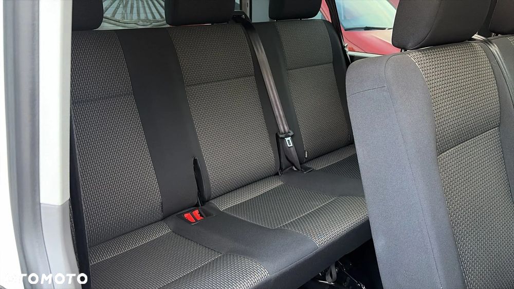 Volkswagen Caravelle - 28