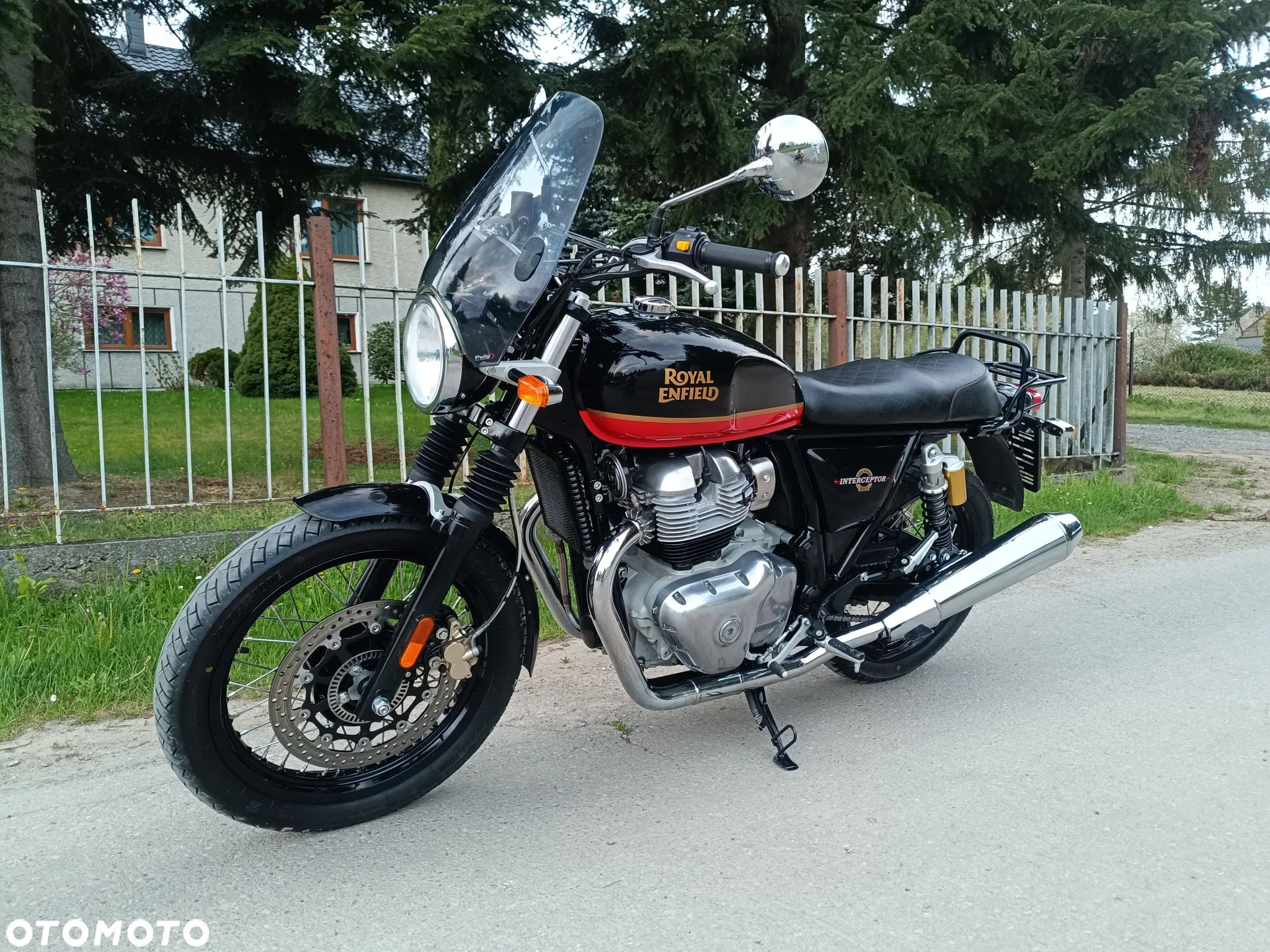 Royal Enfield Interceptor - 1