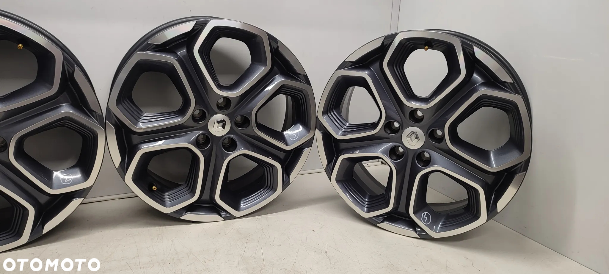 FELGA 403007598R 5x114,3 7Jx19 CALI ET40 RENAULT FUENCE ESPACE KADJAR KOLEOS LAGUNA III MEGANE 3/4 SCENIC III IV TALLSMAM KOMPLET - 4