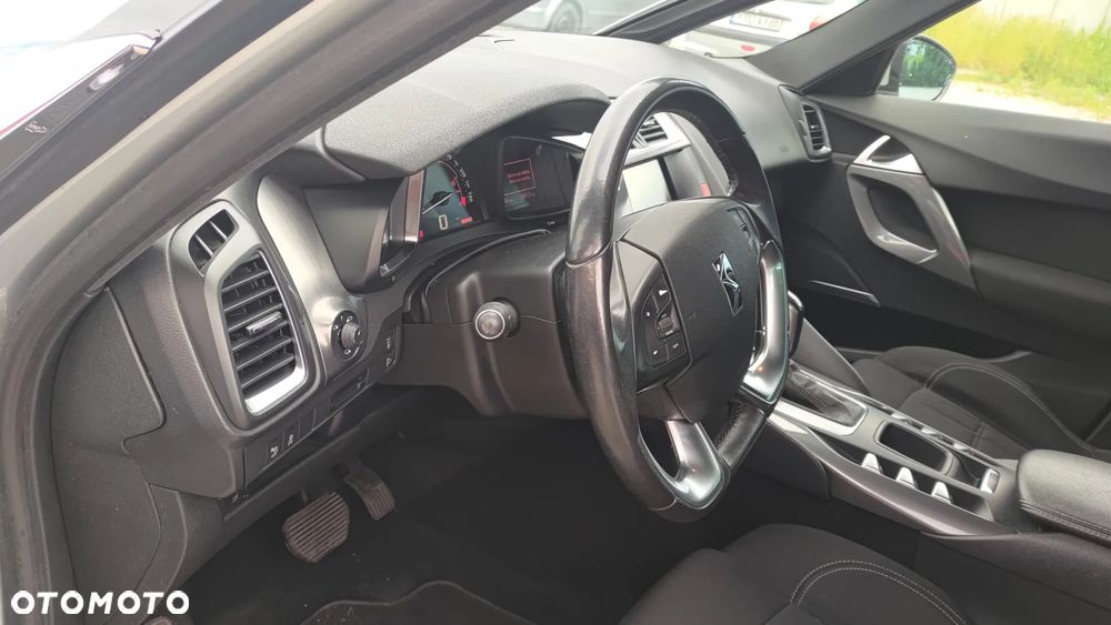 DS Automobiles DS 5 - 10