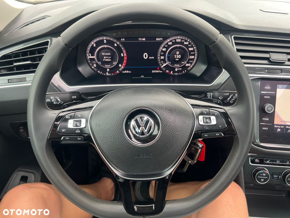 Volkswagen Tiguan - 35