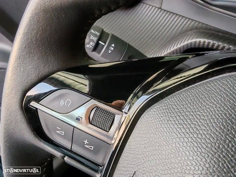 Peugeot 2008 1.2 PureTech Active - 16