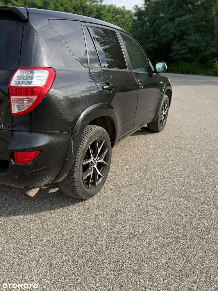 Toyota RAV4 - 4