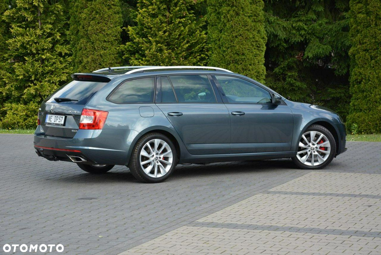 Skoda Octavia Combi 2.0 TDI DSG RS - 13