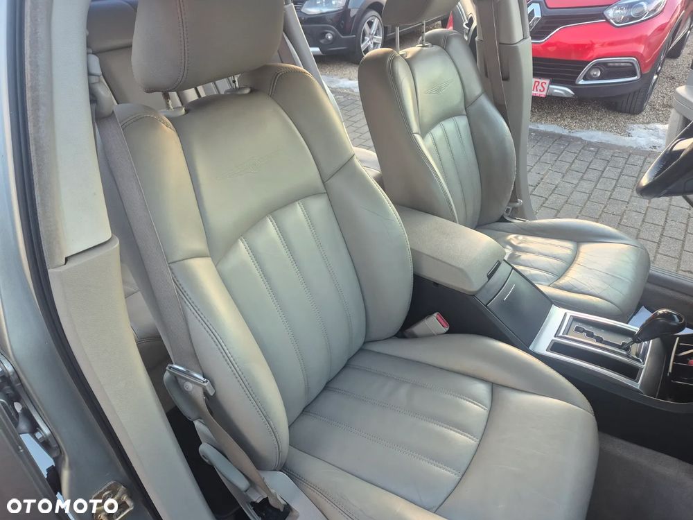 Chrysler 300C 5.7 V8 Hemi - 12