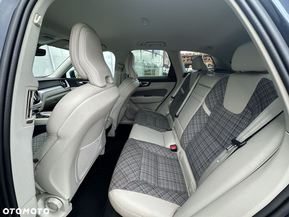 Volvo XC 60 - 31