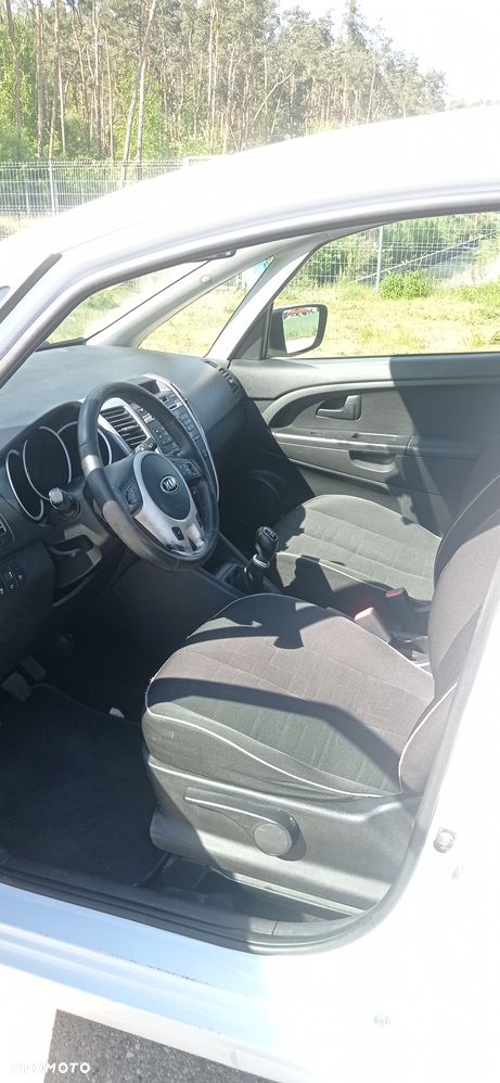 Kia Venga - 4