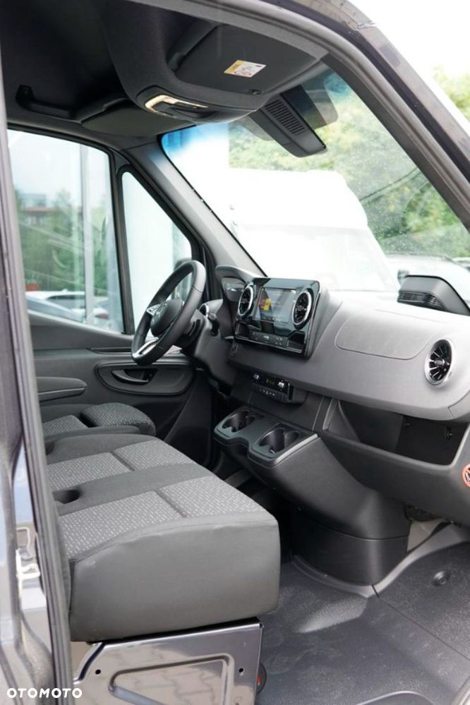 Mercedes-Benz Sprinter - 18