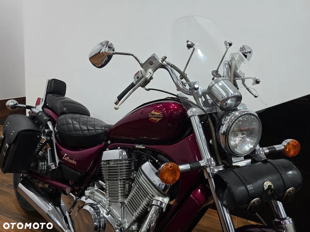 Suzuki Intruder - 5