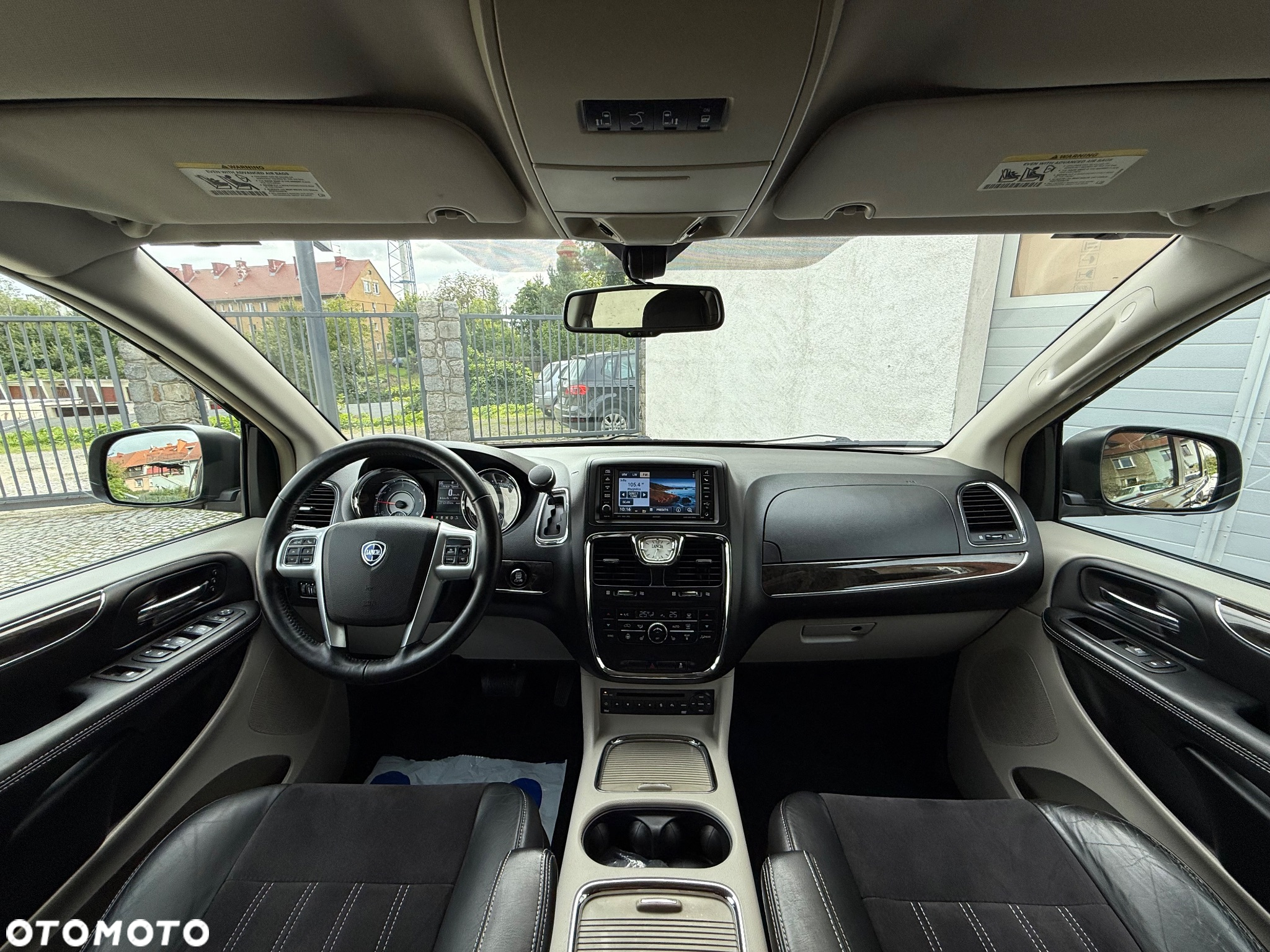 Lancia Voyager - 30