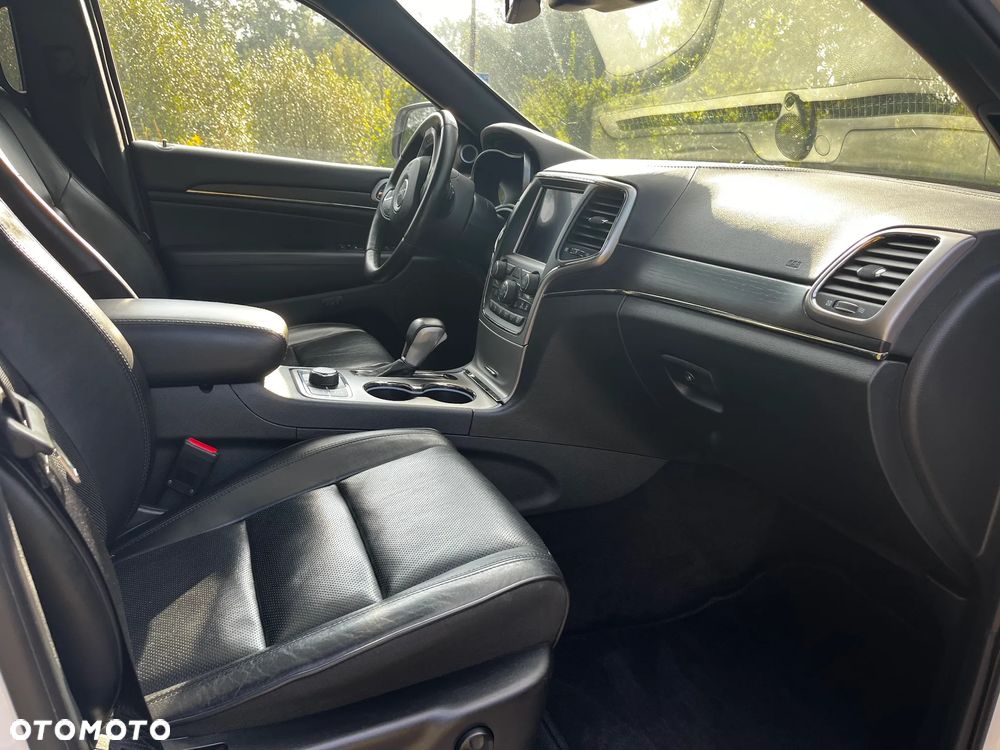 Jeep Grand Cherokee 5.7 V8 HEMI Overland Summit - 9