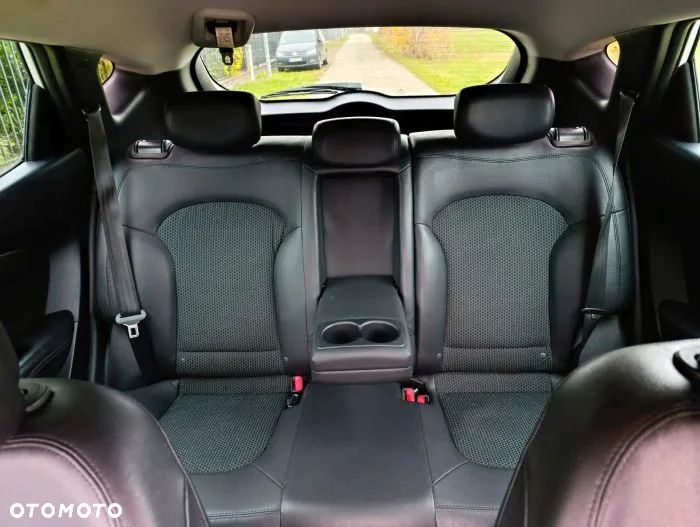 Hyundai ix35 1.7 CRDi 2WD blue Finale Gold - 13