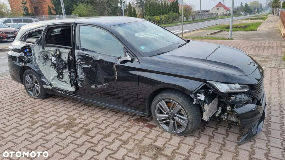 Peugeot 308 BlueHDi 130 EAT8 Allure - 40
