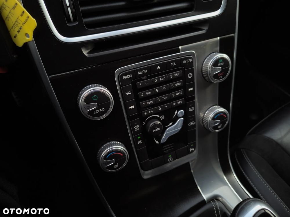Volvo V60 D2 Drive-E R-Design Momentum - 17