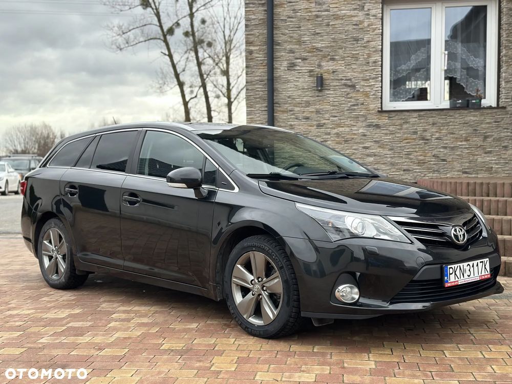 Toyota Avensis 1.8 Premium EU5 - 5