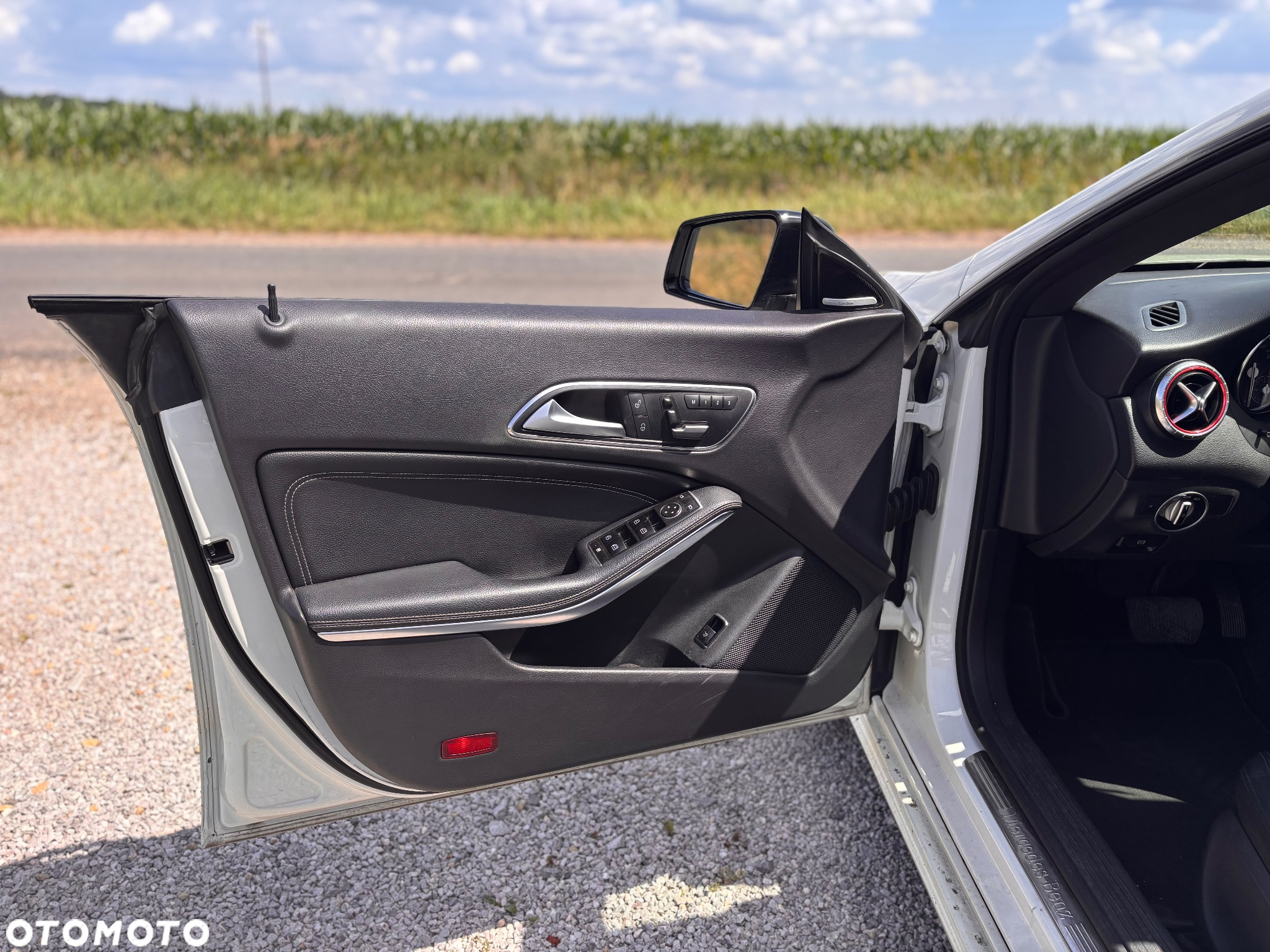 Mercedes-Benz CLA 250 7G-DCT AMG Line - 15