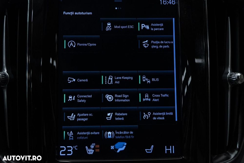 Volvo XC 60 B4 MHEV AT8 AWD Momentum Pro - 34