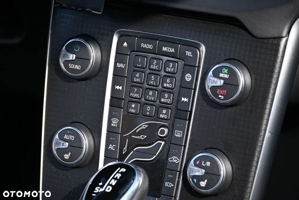 Volvo V40 D2 Geartronic RDesign - 28