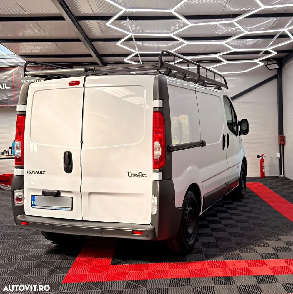 Renault TRAFIC - 11