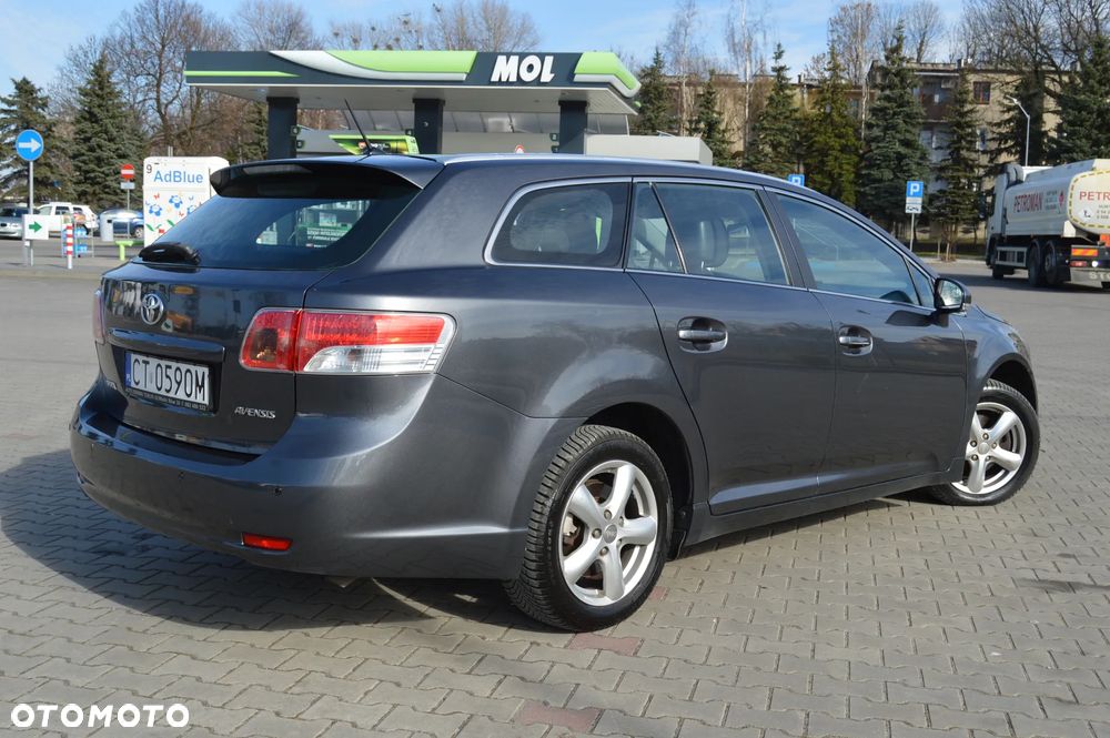 Toyota Avensis 2.0 D-4D Sol - 19