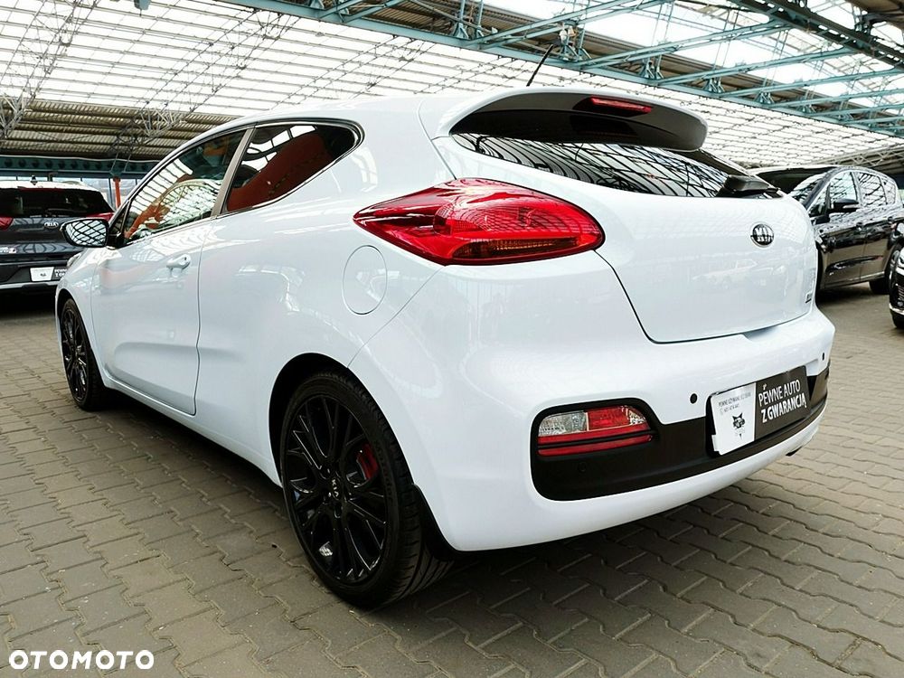 Kia Ceed - 10