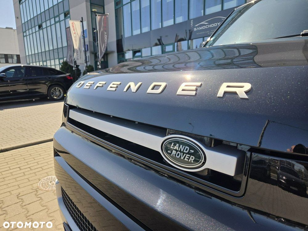 Land Rover Defender - 8