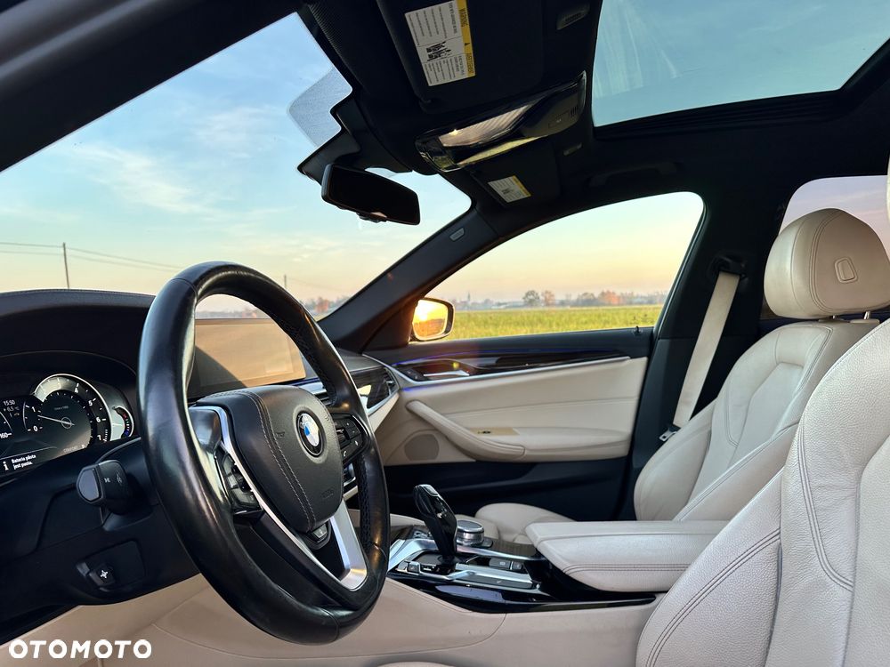 BMW Seria 5 530i xDrive Luxury Line - 10