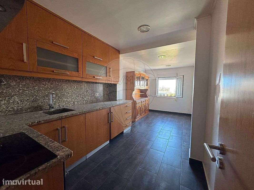 Apartamento T2 para arrendamento - Grande imagem: 2/12