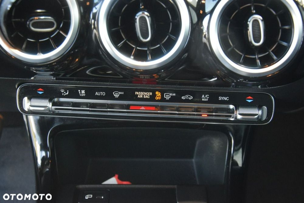 Mercedes-Benz Klasa A 180 AMG Line - 37