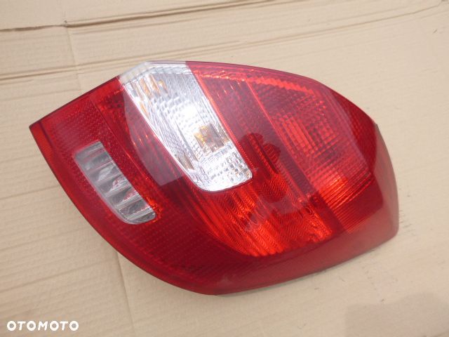 LAMPA PRAWY TYŁ PRAWA TYLNA SKODA FABIA II HB - 4