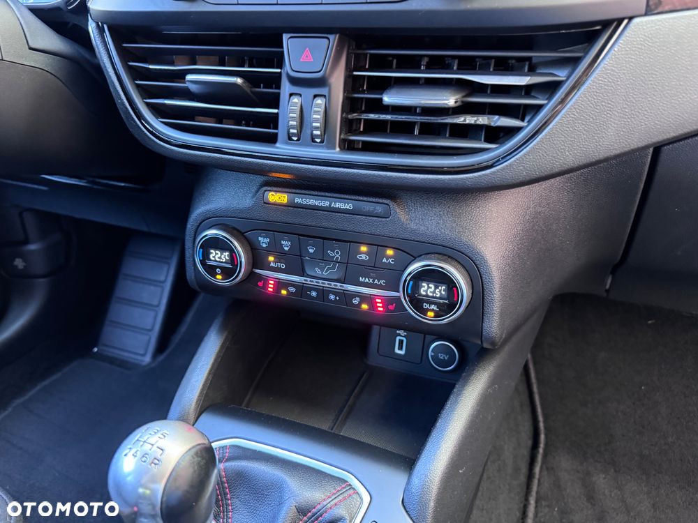 Ford Focus 1.0 EcoBoost Hybrid ST-LINE VIGNALE - 28