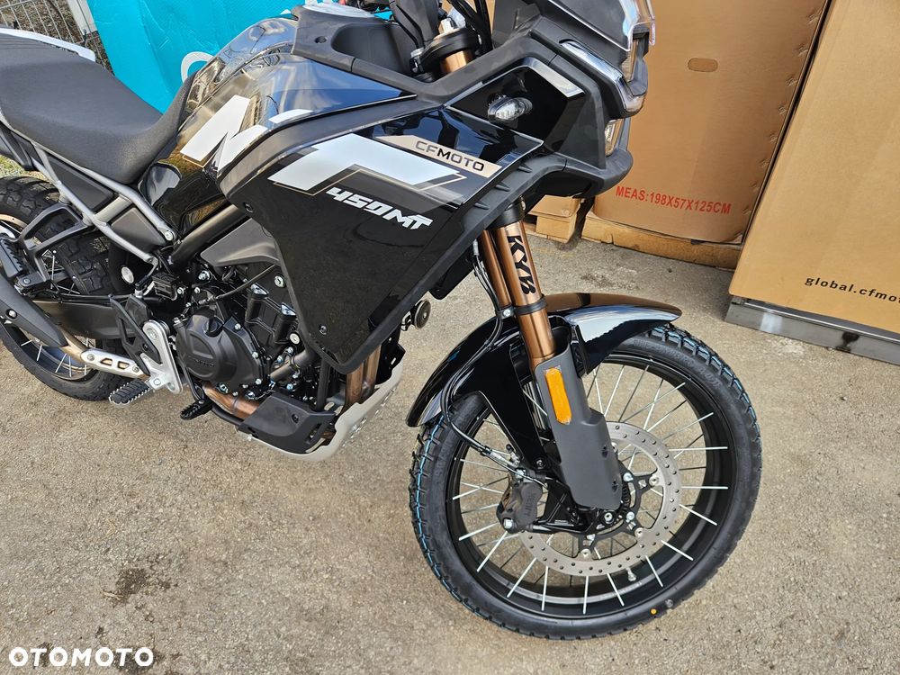 CFMoto MT - 3